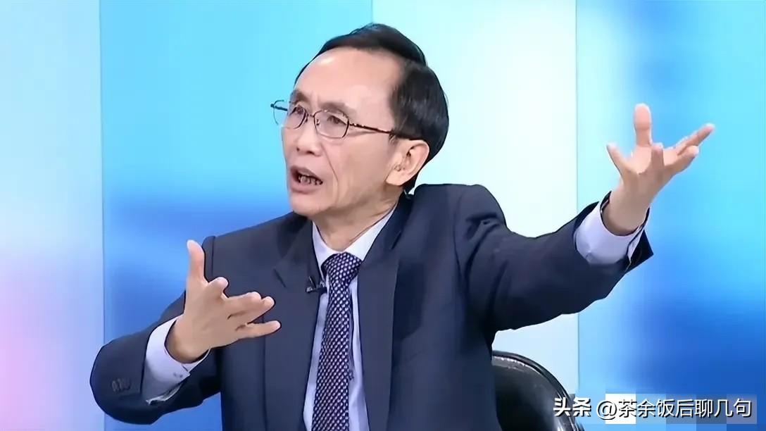 吴子嘉预测郑丽文将会在年底结束政治生涯。

吴子嘉认为，第一，她没派系没实权，上