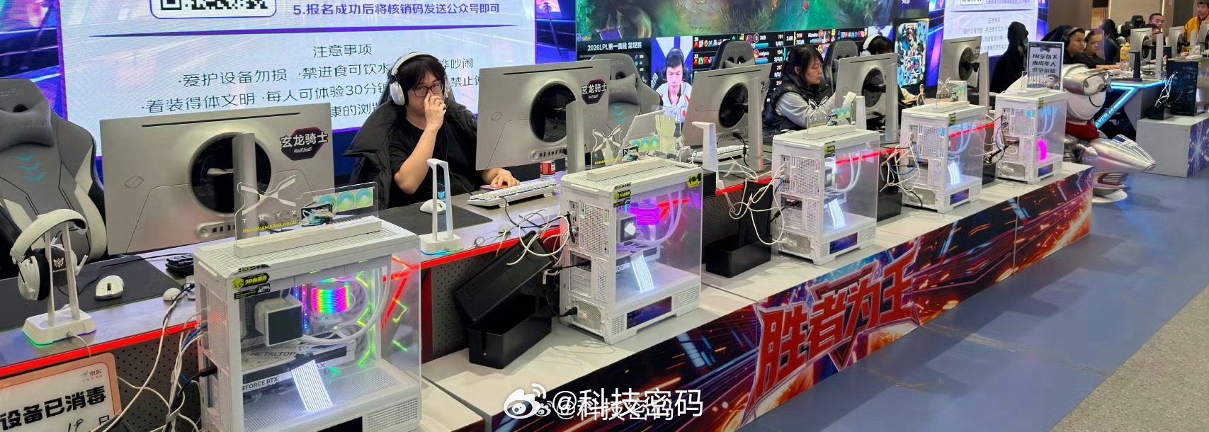 内存条价格回落电脑仍涨价电脑持续涨价用户转向二手市场过去一个多月里，从高端游戏本