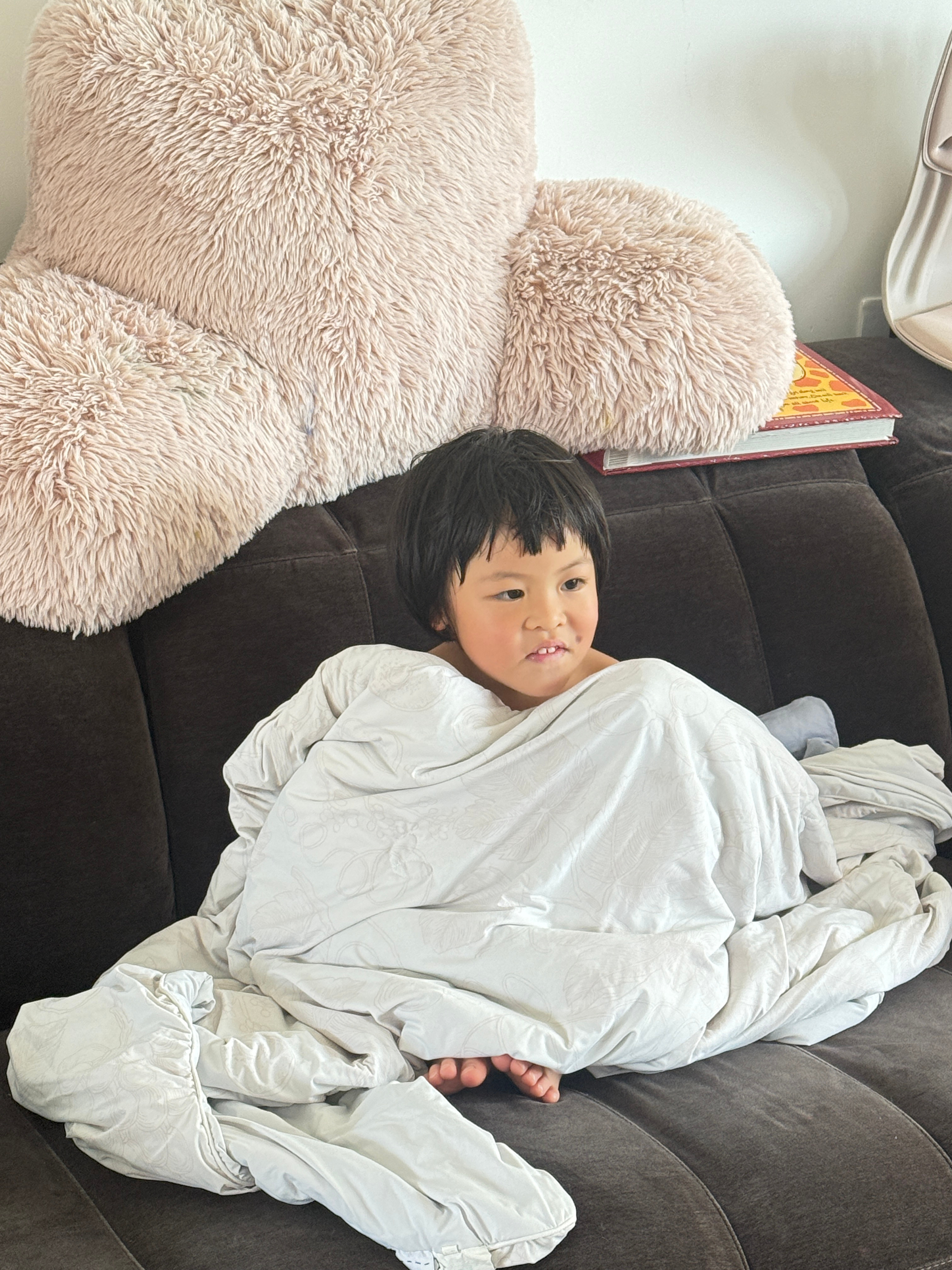 孩子出门一趟像从水里捞出来的一样 