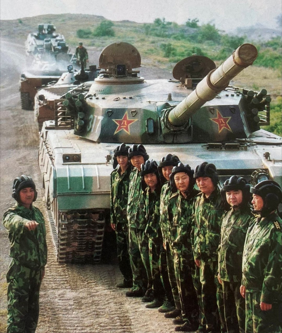 2006年|常委示范班。原济南军区某坦克乘训员训练基地为培养合格人才，基地8名常