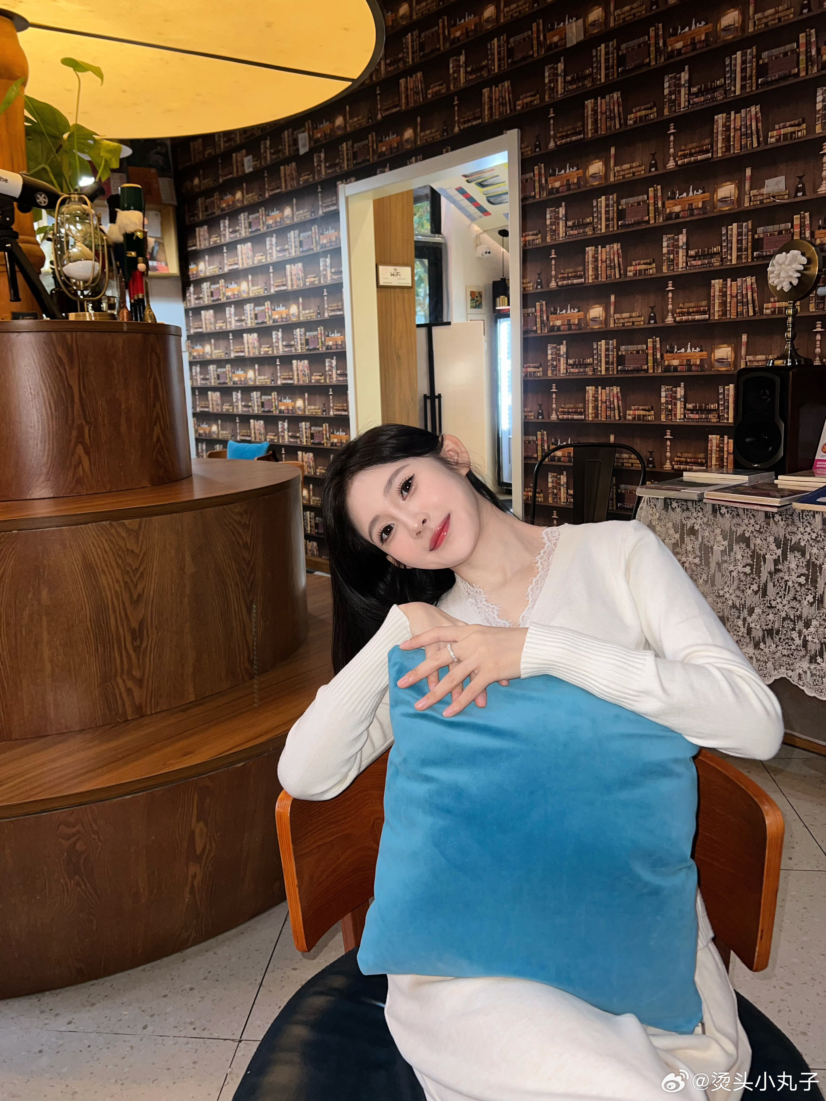 手机打字冷冰冰 还是更喜欢见面 ​​​