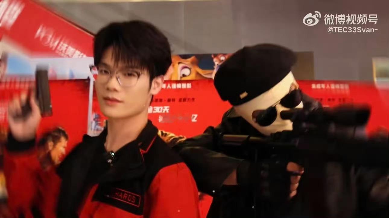 33Svan看电影被抓vlogVlog.10解锁休息日狠活！包场冲《猎杀游戏》，