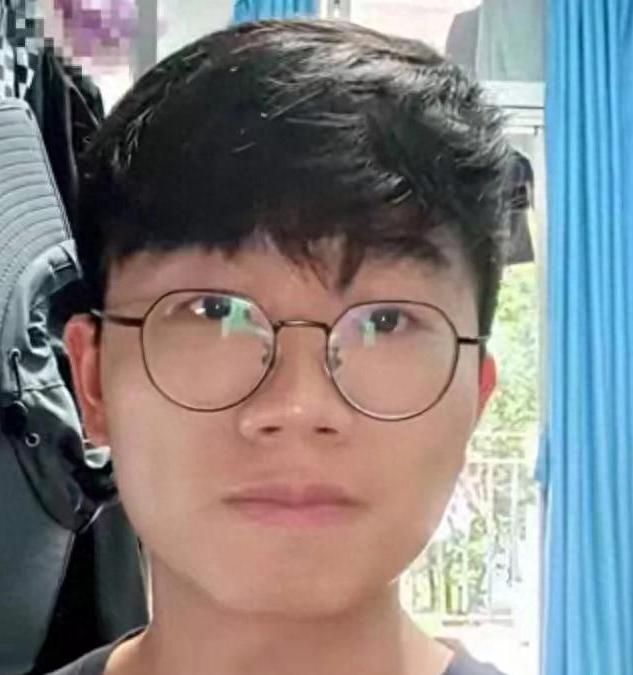 重庆失踪9天的研究生遗体被找到，失踪前更多细节披露...
 
事发当天凌晨3点钟
