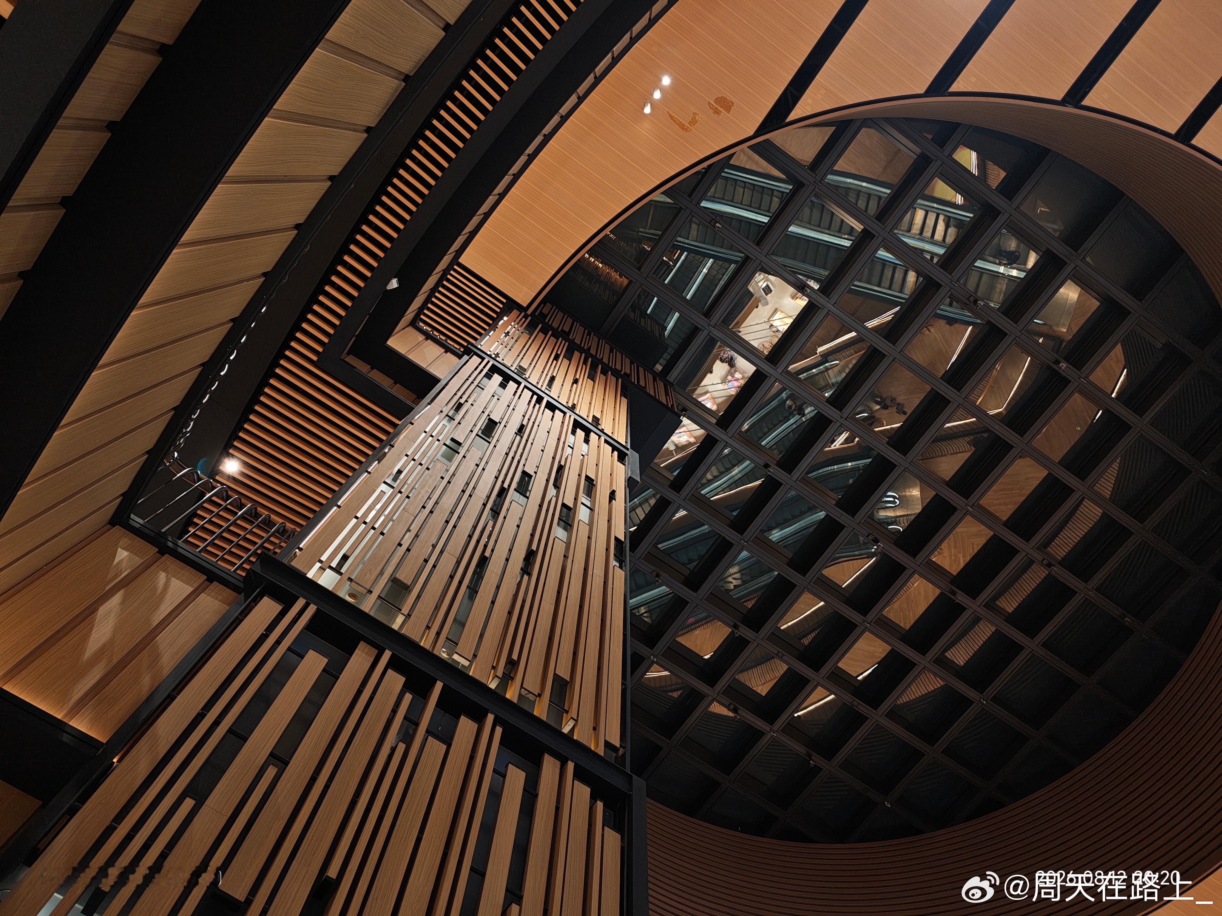 讨论一下 红米K100Pro系列价格影像红米发布会 就赛博斗蛐蛐的逻辑而言，RE