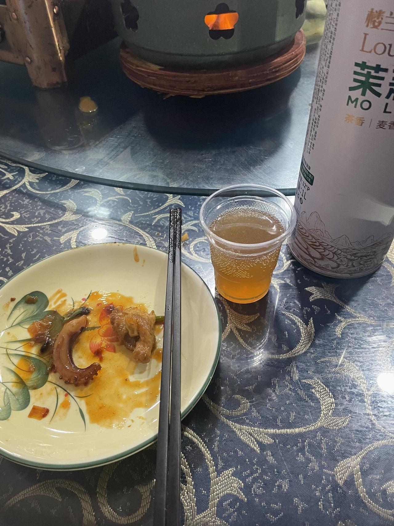 以前喝酒是因为心情，现在喝酒是想睡个好觉……