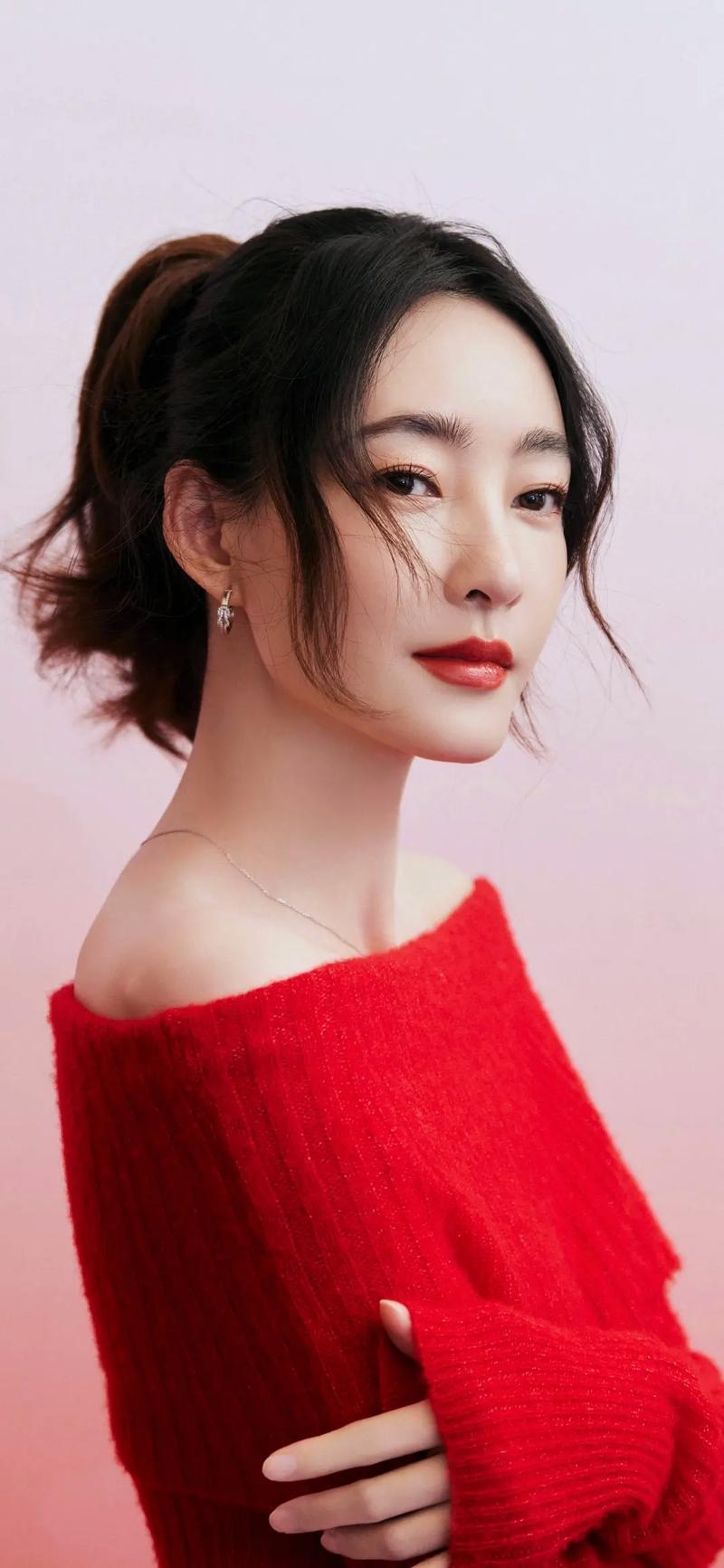 诈骗13.9亿，千万豪车，成堆金条被拍，才知王丽坤夫妇究竟多奢靡


家人们，娱