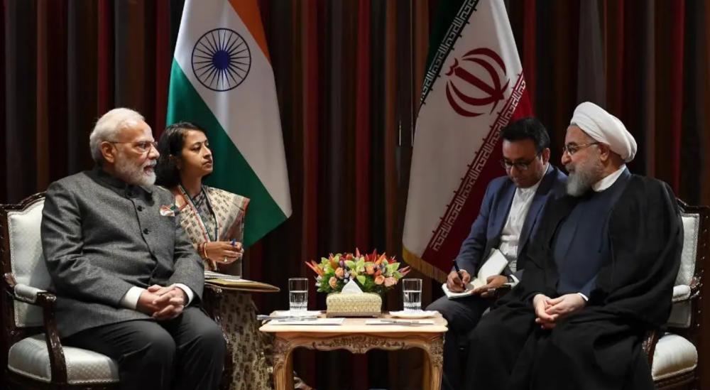 反转来了，伊朗对印度油船开炮，事态极为严重，特朗普或登机离国。4月18日，伊朗在