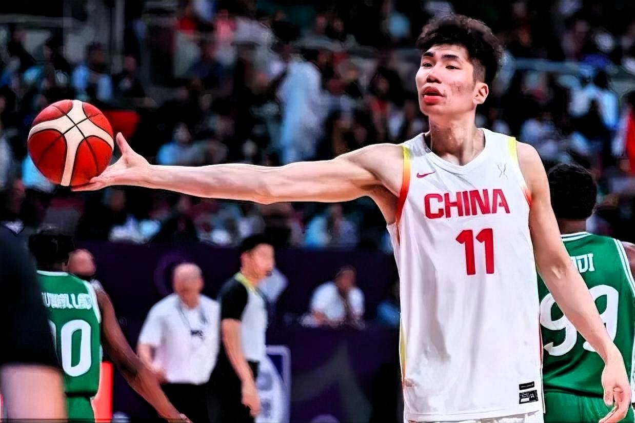 余嘉豪未来上限深度总结：他到底能打到什么高度？
 
余嘉豪的上限，不是中国男篮的