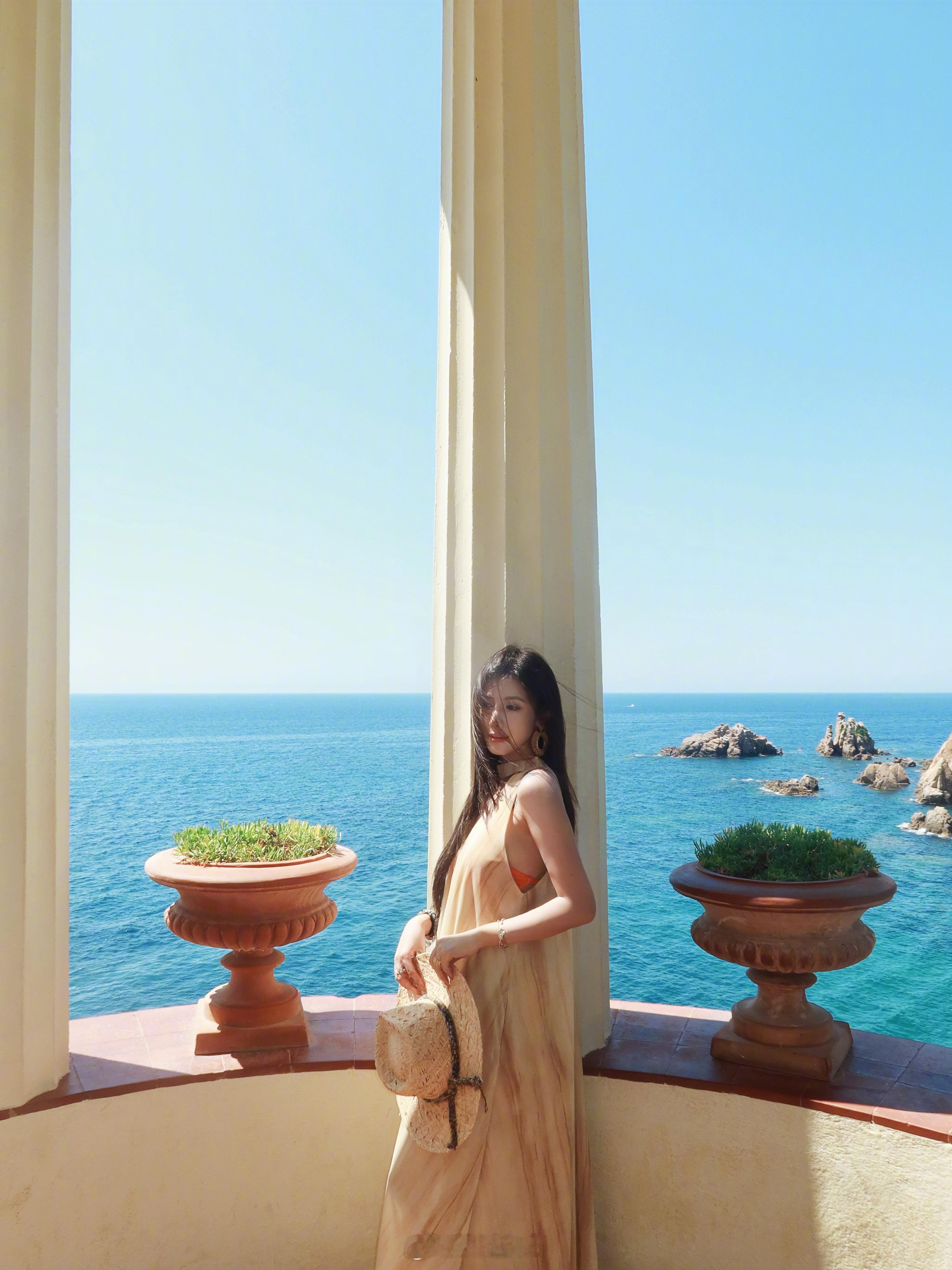 我在Tossa小镇见到了超美的海🏝️不愧是蓝色大海的传说取景地随便一拍都好出片