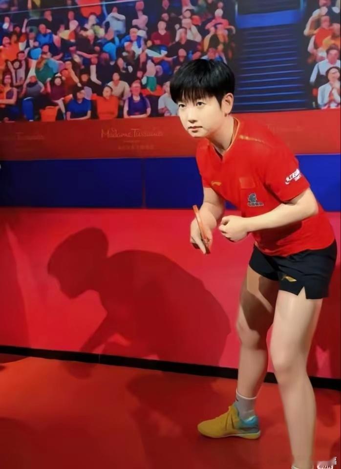 玉佛都完美做出来了，无论和不和别人比，都能看得出杜莎特别用心了，这个造型也选的特