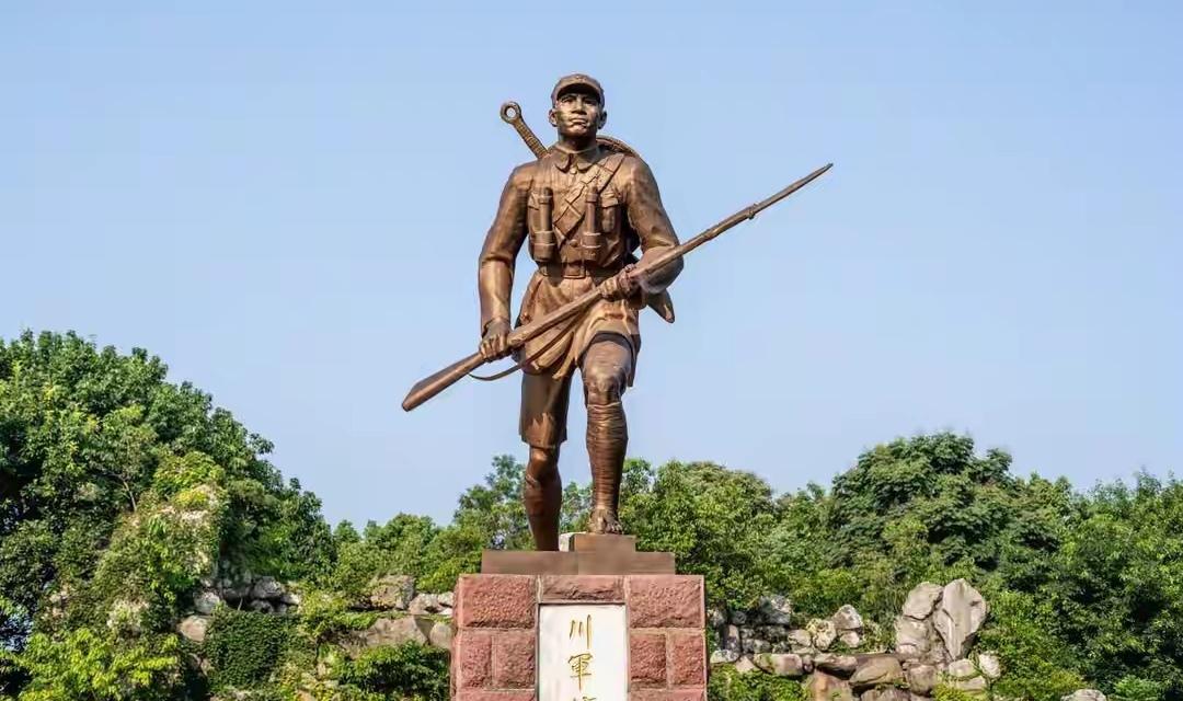 陈宇昕事件的延伸，歪曲历史的师德失范，要完善追责机制！

因为莫斯科大学留学生陈