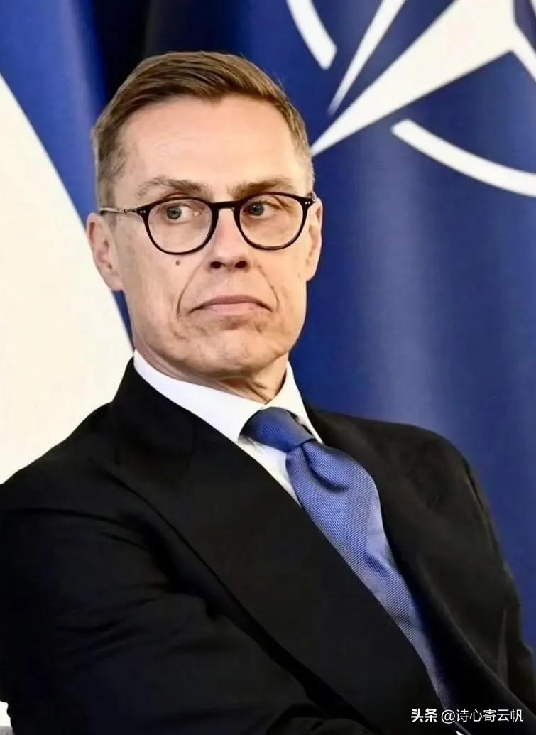 芬兰总统亚历山大・斯图布近日就俄乌冲突发表讲话，称乌克兰方面每月造成俄军伤亡超 