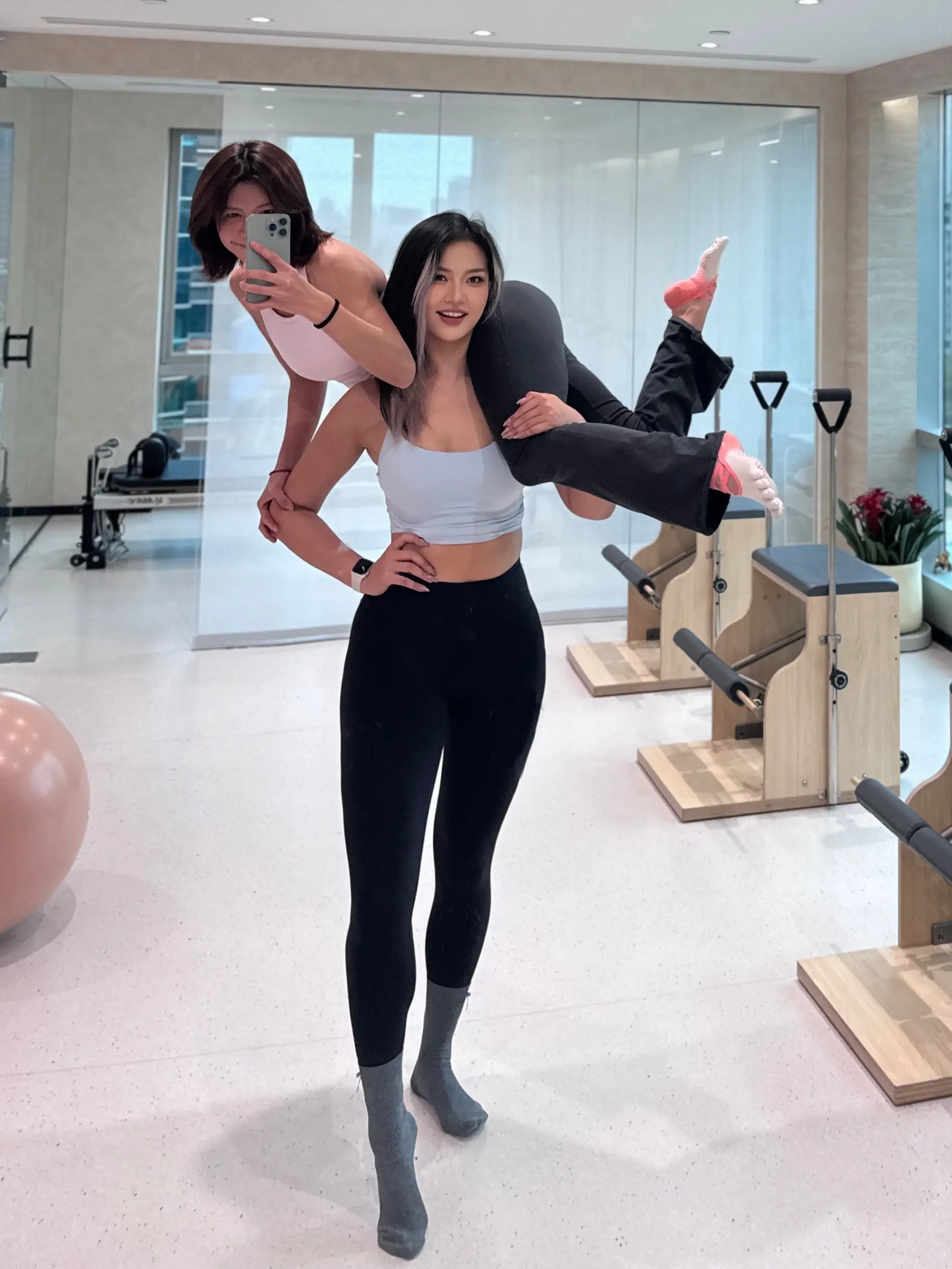 我来练你们… 你把我举起来？？？万万没想到这次离开地球表面的原因是来上...