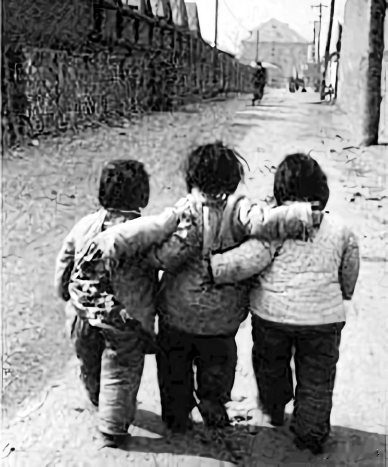 发小变凶手！男子杀害好友一家三口被判死刑，最痛的背叛莫过于此
太让人痛心！从小一