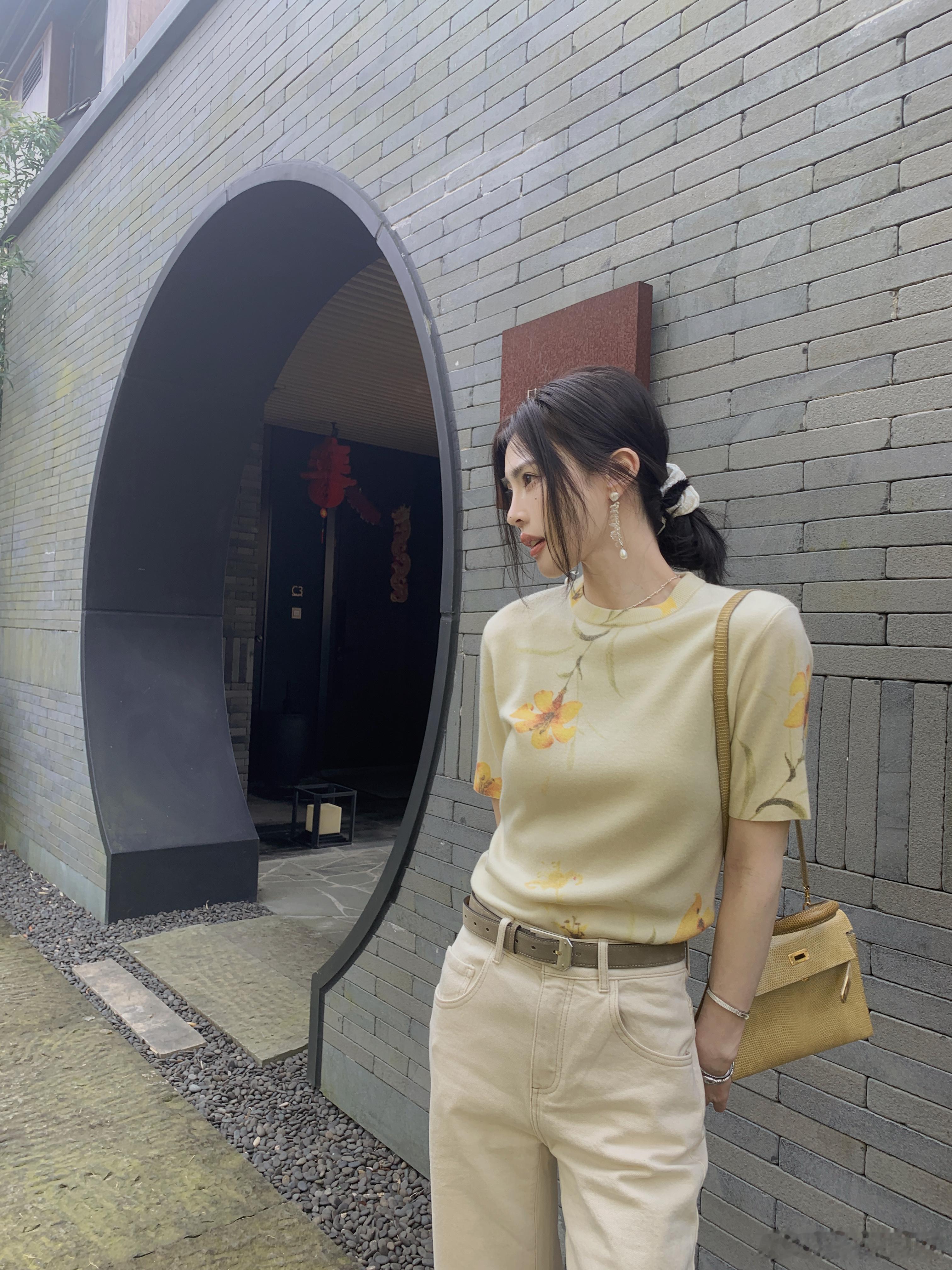 明晚七点预热tb和dy两个平台一起💛淡水百合新中式上衣评论区抽送一位 这次有现