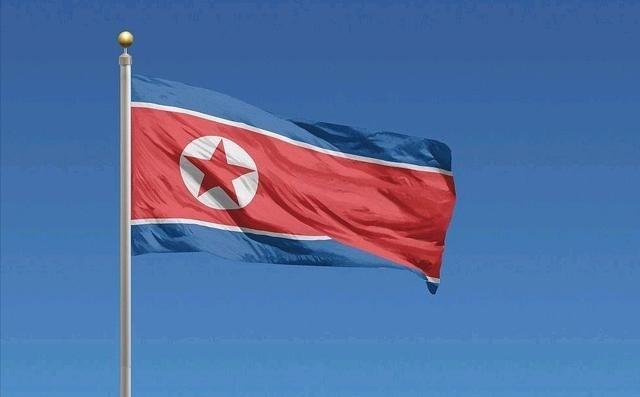 日本首相高市早苗刚从华盛顿回来，屁股还没坐热，就被朝鲜兜头泼了一盆冷水。

高市