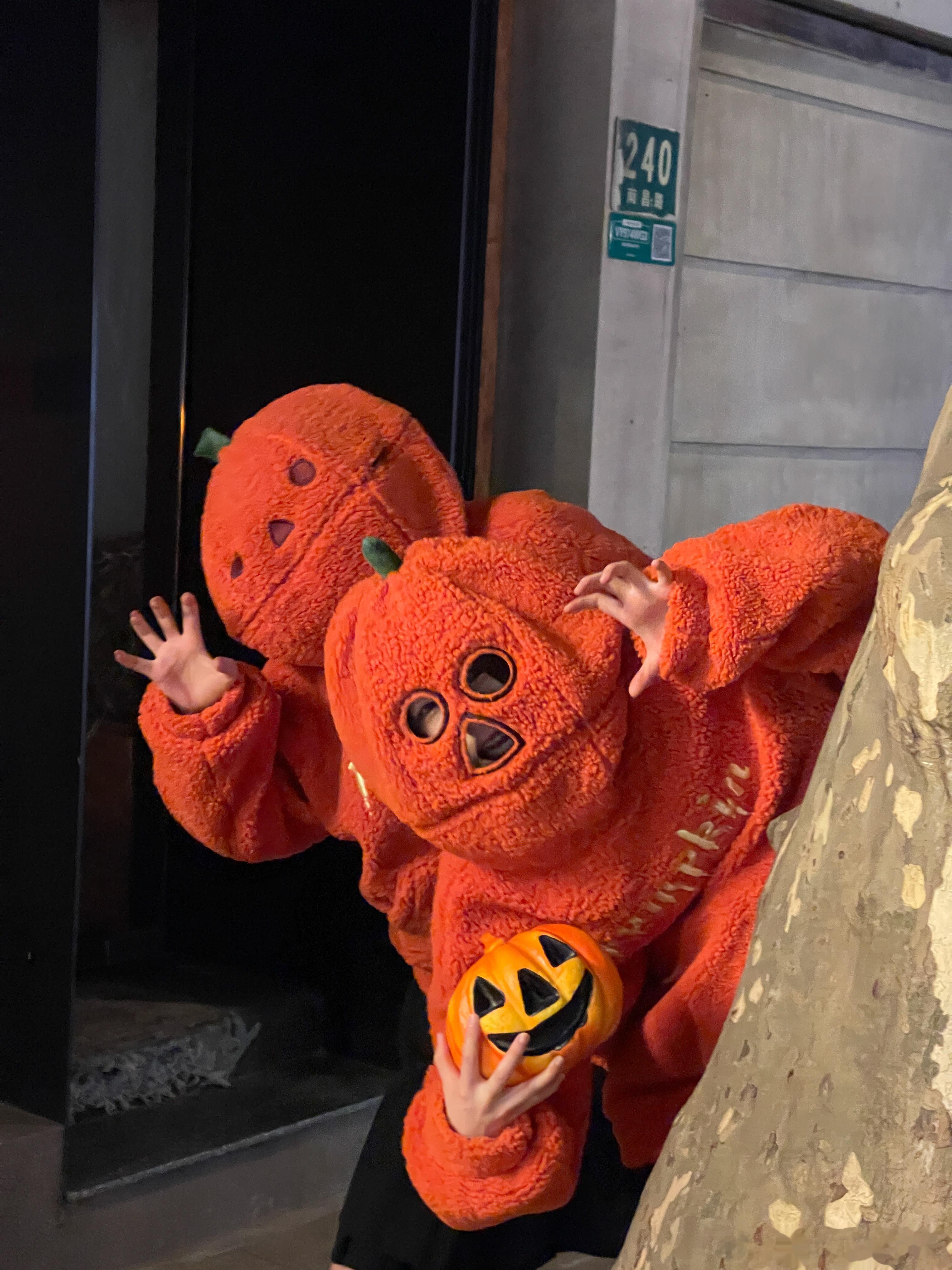 #上海万圣节#🎃社牛南瓜🎃昨晚[doge][doge]这个世界终于变成了“疯