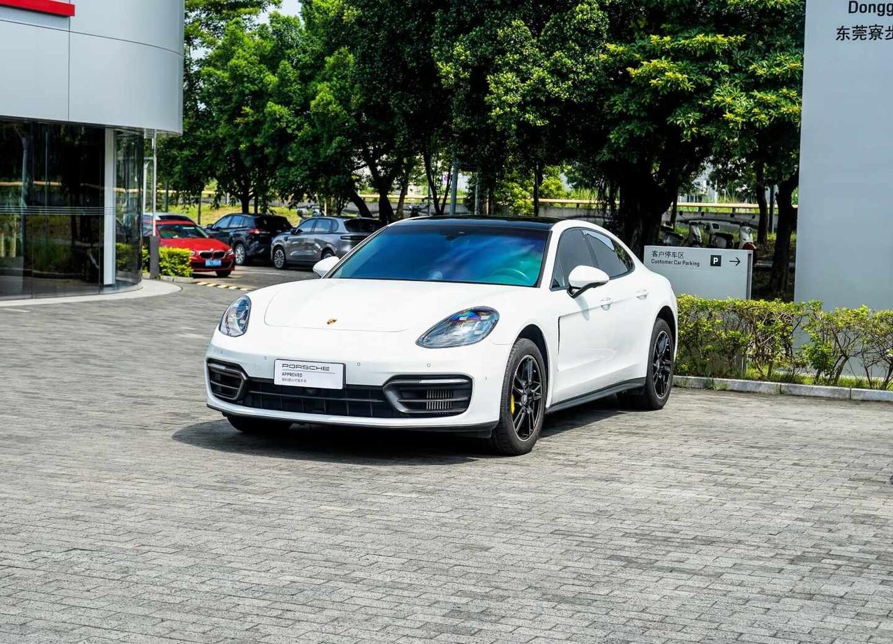 2万多公里Panamera，你觉得多少合适？🥹
23款帕美｜白红配色 0出险S