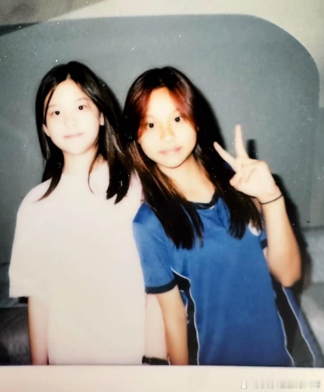 #甜馨小学毕业# 时间过得好快，甜馨小学毕业了[awsl] ​​​