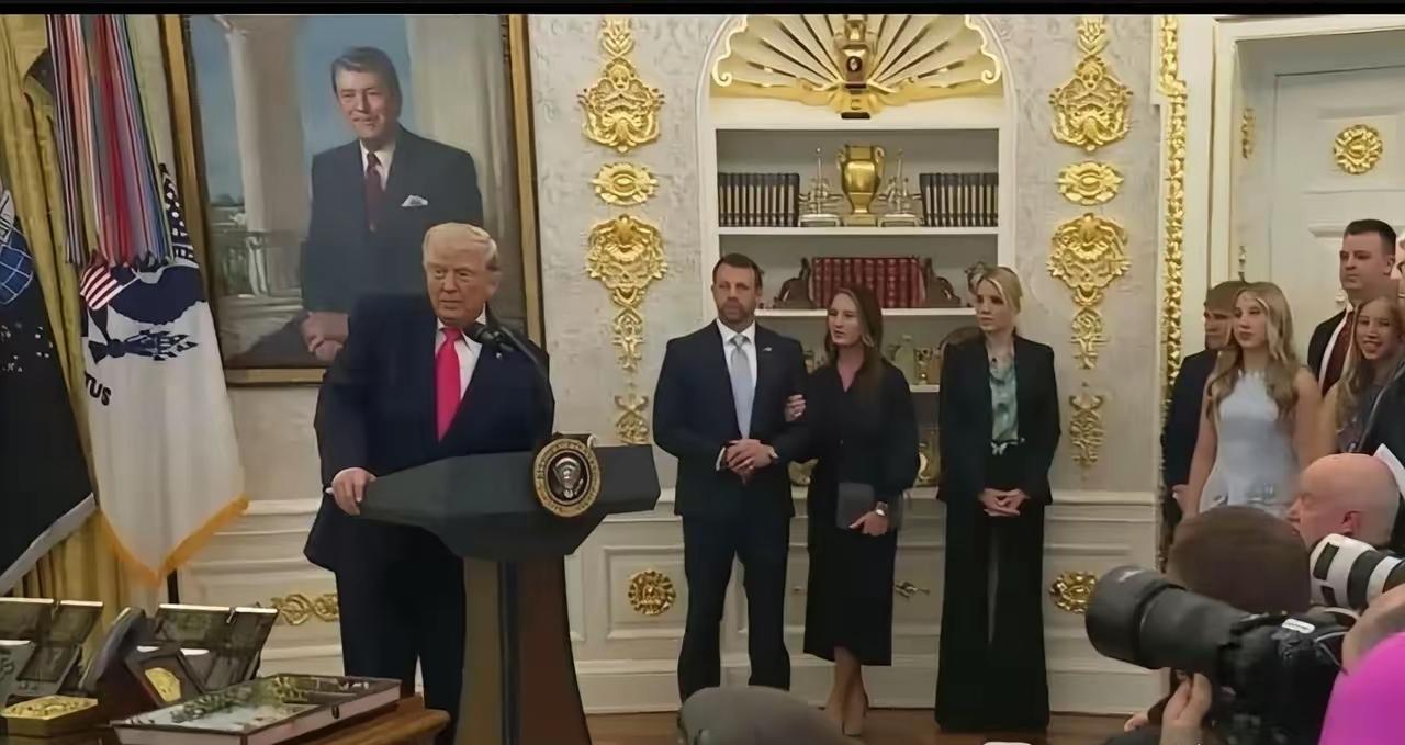 据以色列媒体报道，美国通过巴基斯坦传达消息，期望进行为期一个月的临时停火，以此为