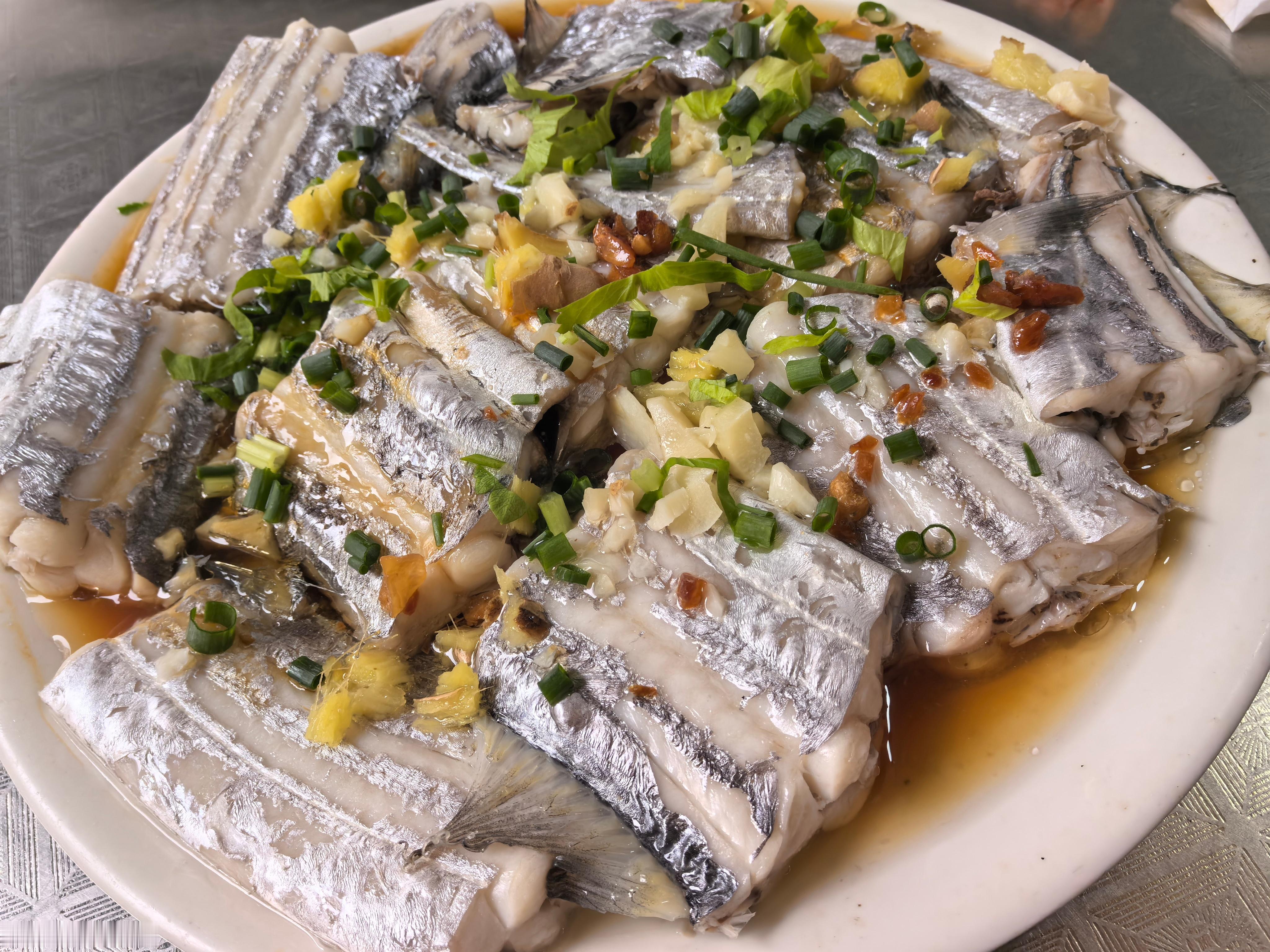 第四次来三亚，前三次都去了著名的一市场，这次住在三亚湾，就我都来到了三市场，没一