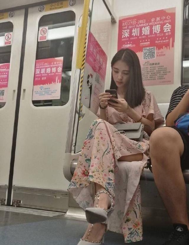 这起发生在北京地铁的事件，或许只是千万普通日常中的一段插曲，但它所折射出的人性光