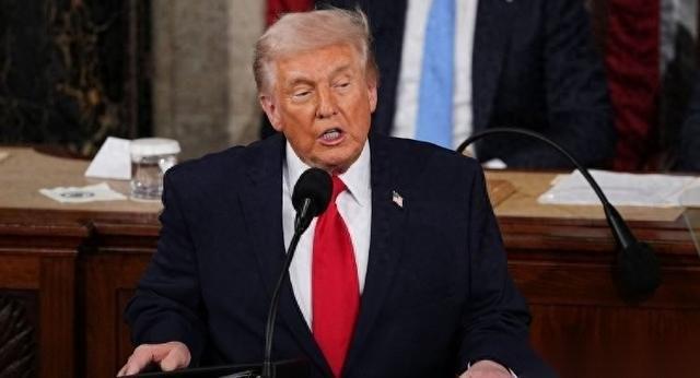 特朗普这算盘打得挺响。据新华社3月1日报道，他不但嚷嚷着伊朗新班子“想跟他谈”，