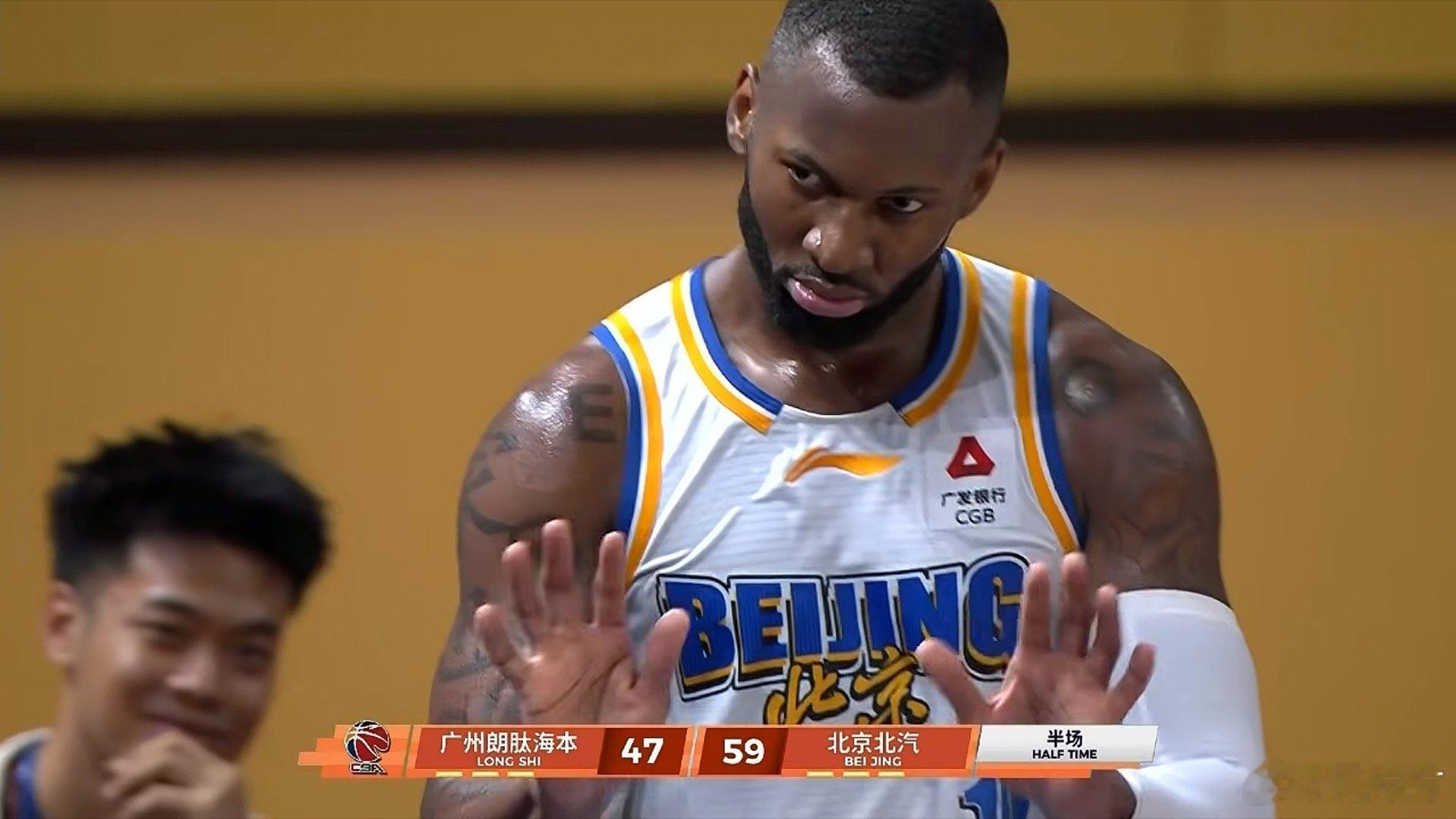 龙狮男篮vs北京男篮 第二节首钢的防守强度还是有些断，状态又有起伏，依然保持领先