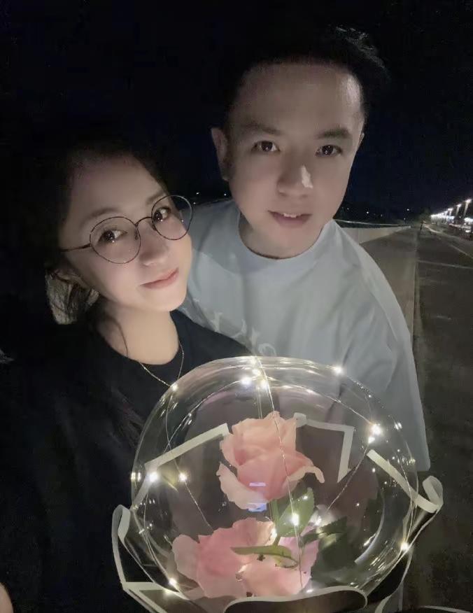 肖国栋大胆秀出你和老婆的恩爱吧，这是属于胜利者的殊荣。
每当肖国栋取得胜利接受采