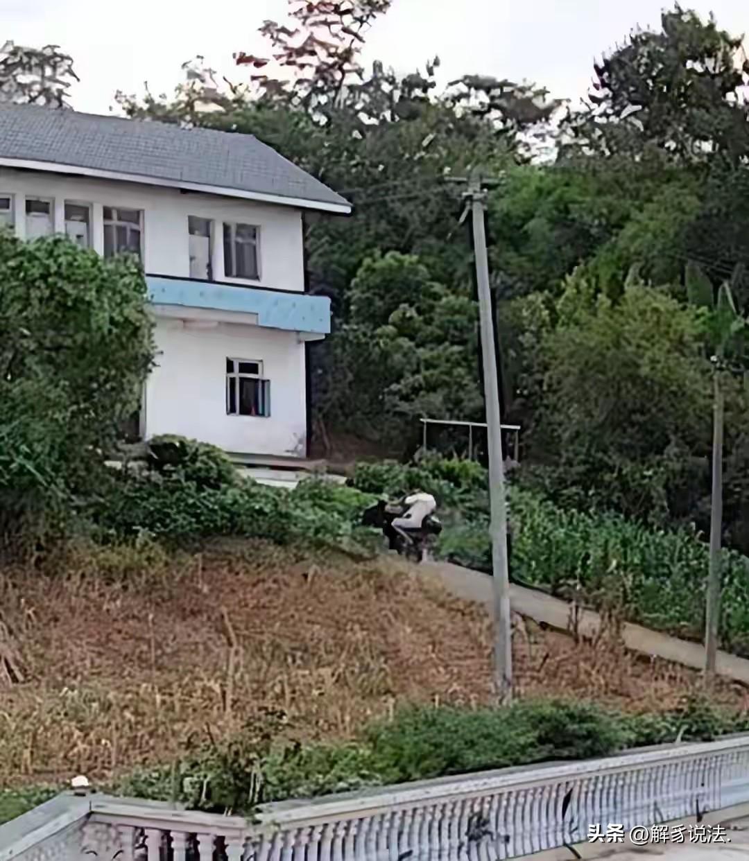 四川自贡，38岁男子和同村一对叔侄去水库游泳，期间，发生意外，叔叔将人救了上来。