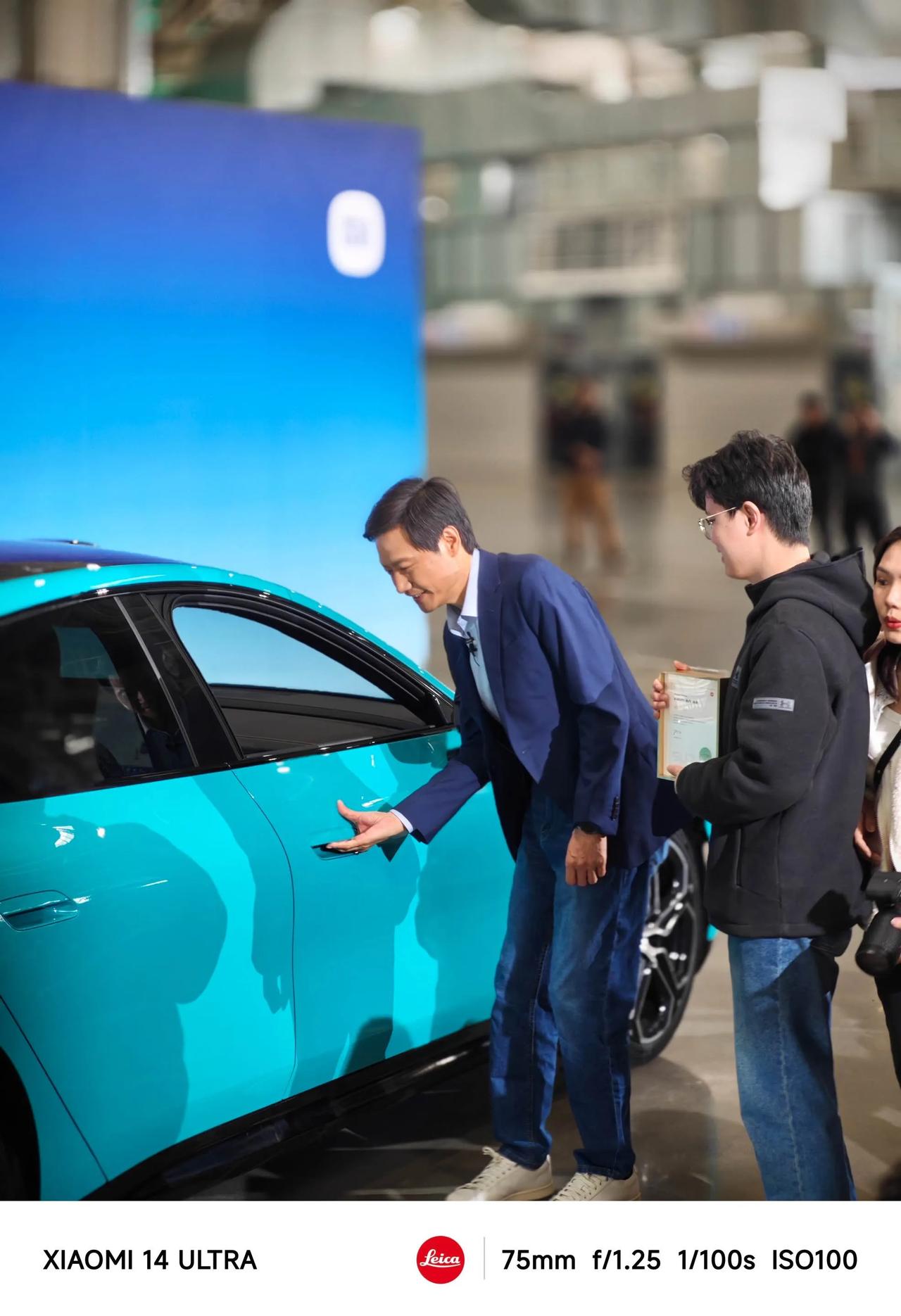 黑子们打脸吧!Xiaomi SU7今日正式开启交付，火爆程度堪比购买年货，销量完