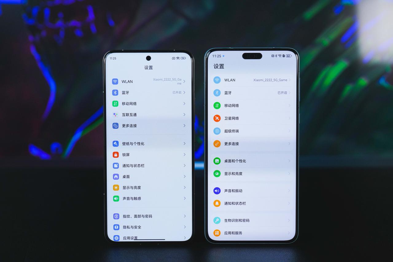 Mate60 Pro和小米14 Pro
两者虽同为四面微曲面屏，但是Mate60