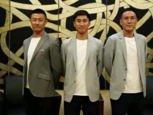 中国裁判组正式出征2026美加墨世界杯！
 5月30日，马宁、傅明、周飞三名中国