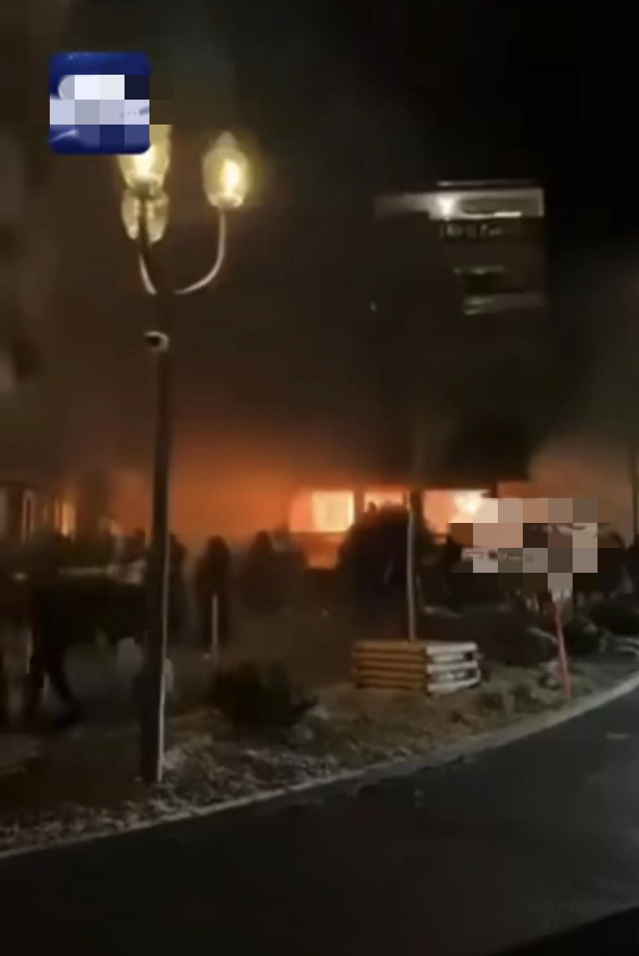 新年第一惨案！瑞士滑雪胜地跨年爆炸，狂欢秒变人间炼狱
 
2026新年第一天就曝