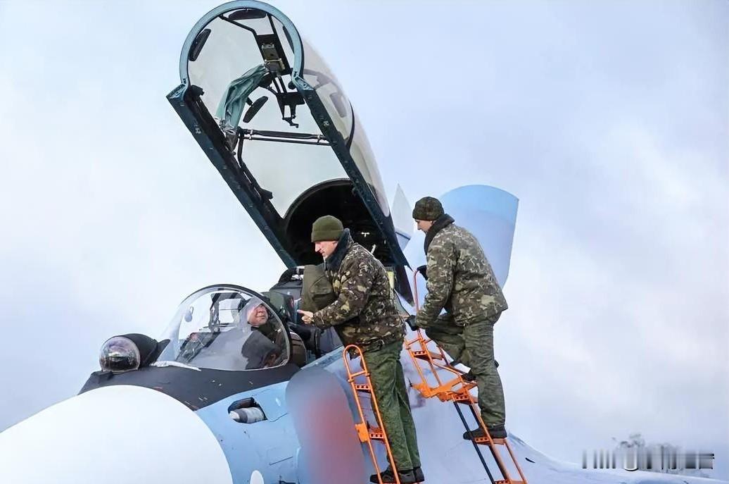 白俄又从俄罗斯喜提新一批苏-30SM2战斗机！这可是俄乌战场经受过实战检验的“空