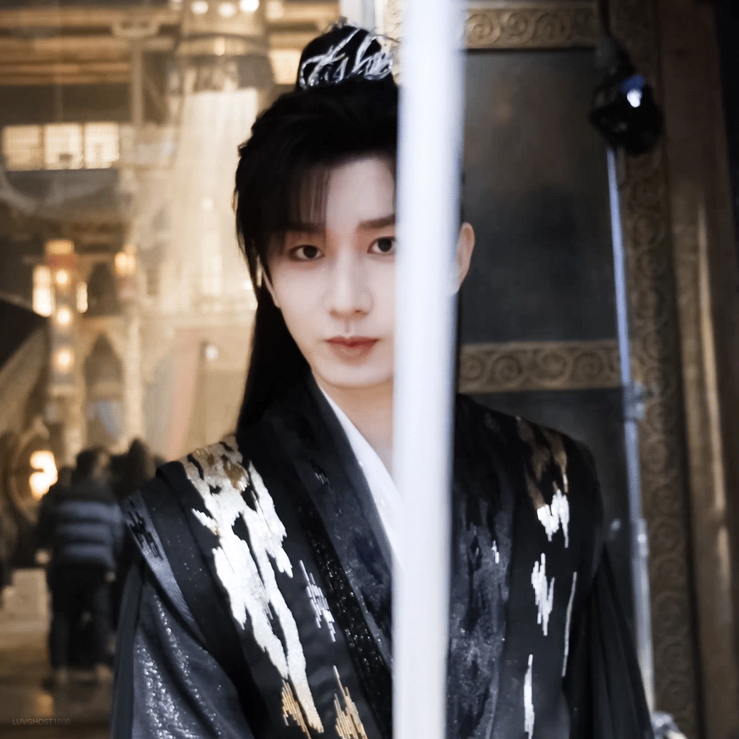 昨晚早睡了，虽然没有睡够8小时，但也睡了有7个小时。早上起来感觉精神不错，看来还