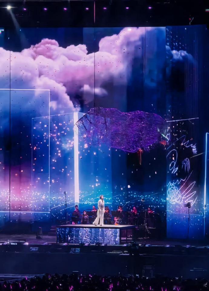 周传雄演唱会夯爆了本来只是想怀旧，结果被周传雄的舞台狠狠惊艳！贵阳站新歌首唱太惊