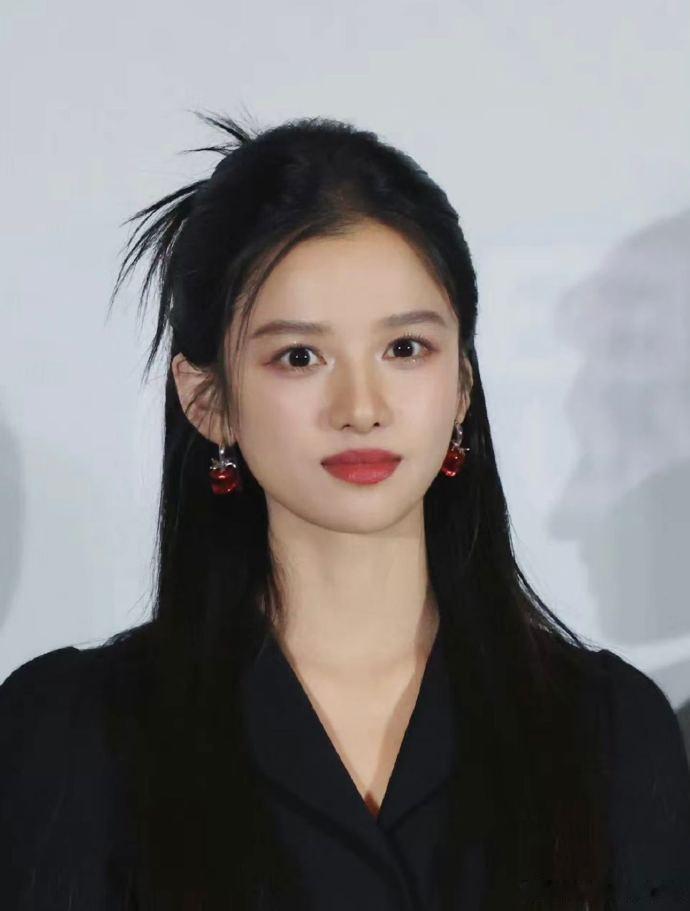 张婧仪生图 