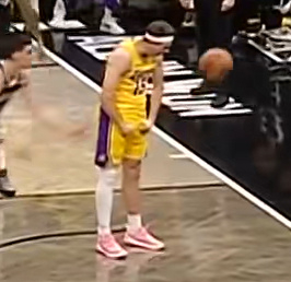 里夫斯：“过去一个半月，我在替补席上就干一件事，就跟裁判嚷嚷。这太没劲了，还是在