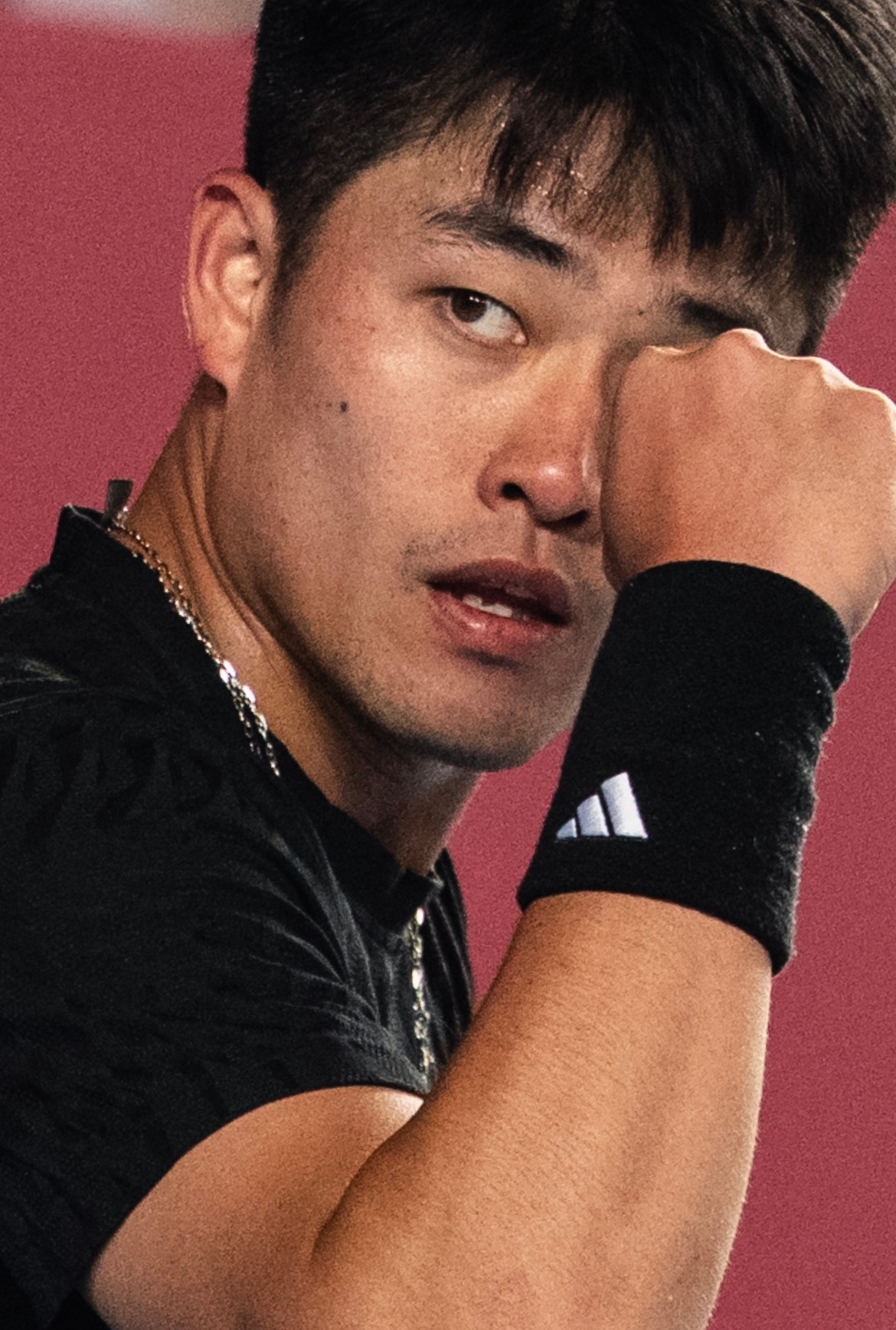 赏心悦目。阿昺第一盘展现出的水平，是世界前20。一个健康的阿昺，就是中国男子网球