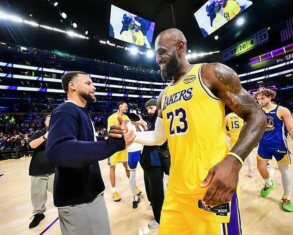 太可惜，勇士103-119惨败湖人，一战打出了这么3大事实！
 
1、没有库里的