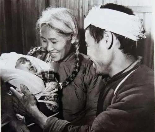 怪不得地主老财一定要得到“白毛女”，这是年近40岁的“白毛女”原型罗昌秀的真实照