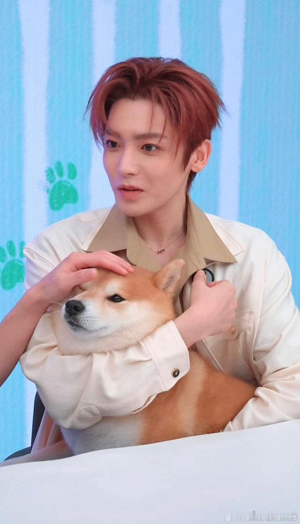 Monkey拒绝侯明昊李佳琦营业侯明昊李佳琦演我爸让我表演节目小狗是一点面子都不
