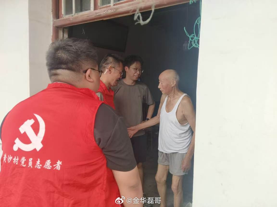 与台风抢跑嵊泗各岛进入顶格防御时间台风“白海豚”逼近，嵊泗全域全速开展防台工作。