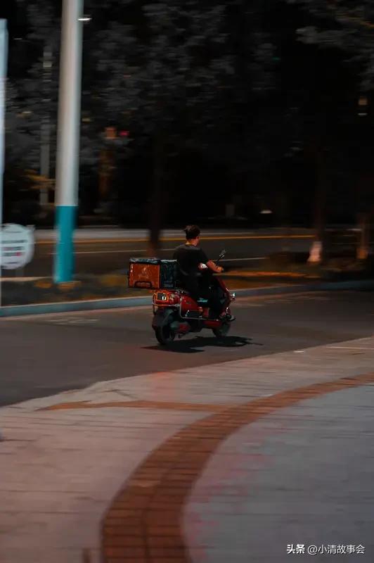 外卖确实方便，加班、懒得出门时，手指一点美食就上门。但要说健康，多数情况下真算不