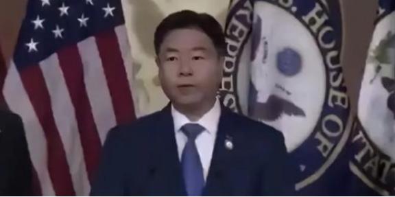 特朗普这次是真的怕了！特朗普不慌中俄联手，也不怕欧盟，更不会慌北约，但这一次他真