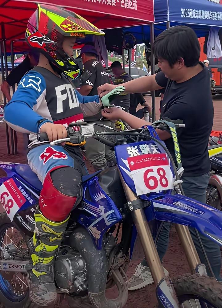 最近老看到评论区里有人说张雪的儿子名字不好，什么“男不带天”，还有人劝他改名字，