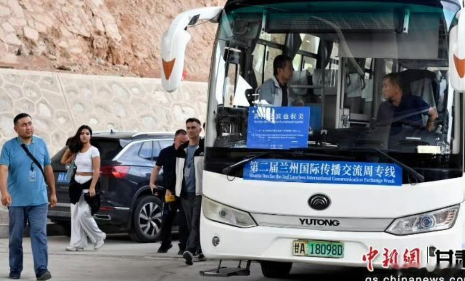 0元直达水墨丹霞！兰州这波惠民操作太圈粉兰州小兰约车0元游水墨丹霞太香了 第二届