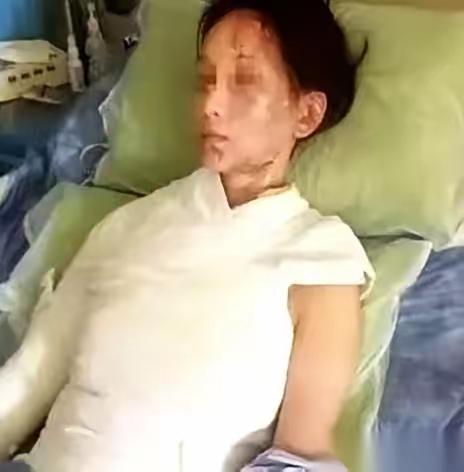 这就是嘴贱的下场！17岁火锅店服务员加汤慢了些，被女顾客一顿冷嘲热讽。谁也没想到