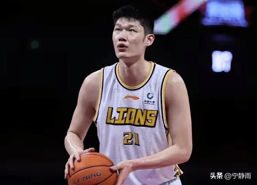 神仙打架，群星璀璨——CBA第三十轮国内球员最佳阵容:
中锋:胡金秋32分5板2